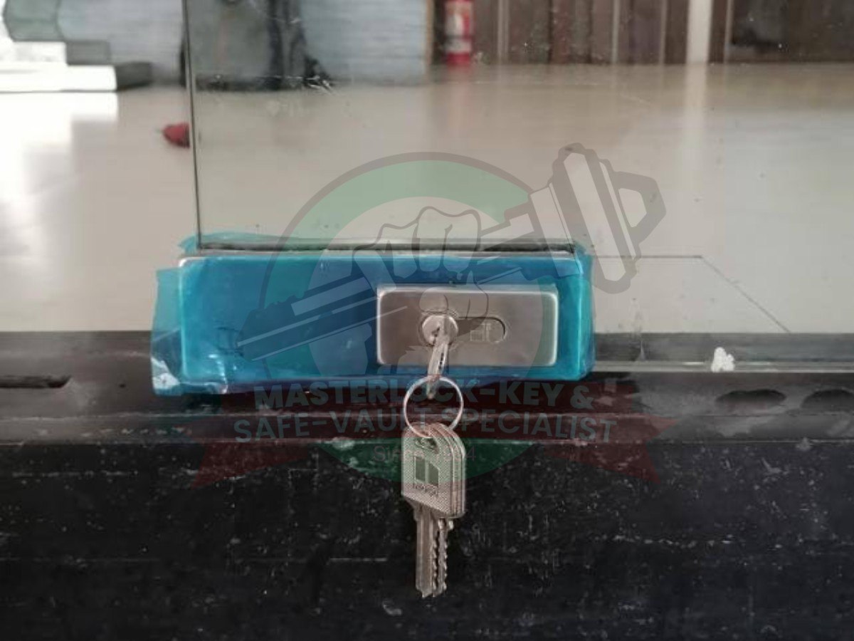 Glass Door 5